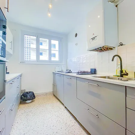 3 Pour 6 Personnes アパート