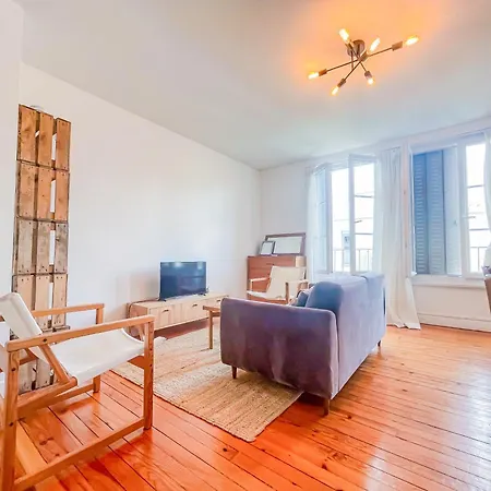 3 Pour 6 Personnes アパート